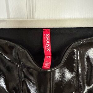 Spanx black leggings like new! Only worn once.